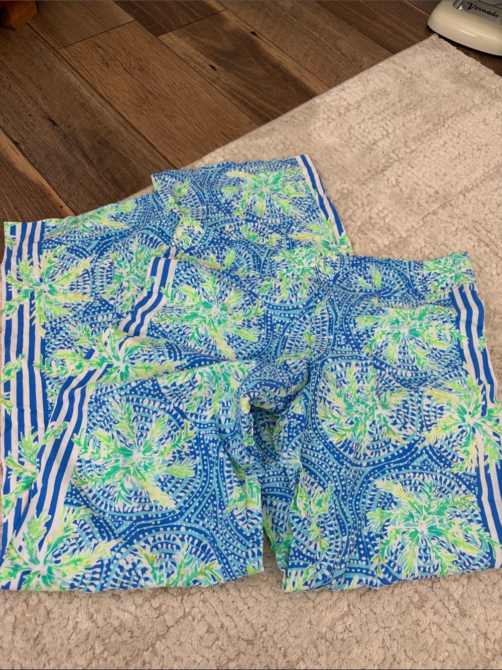 Lilly Pulitzer Blue, Green & White Palm-Print Capri Pants